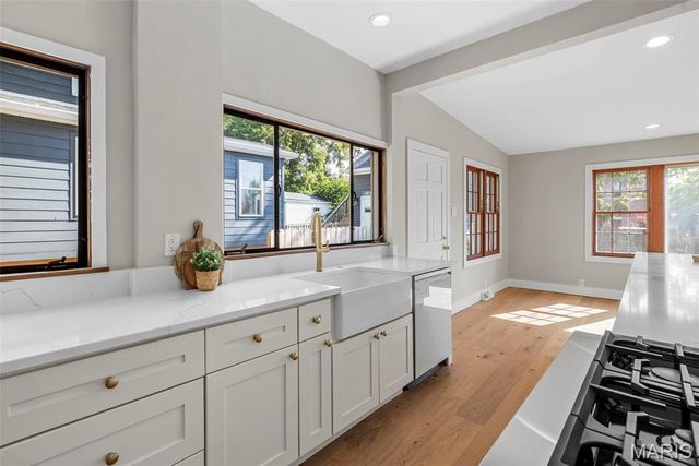 514 S Gore Avenue, St Louis, MO 63119