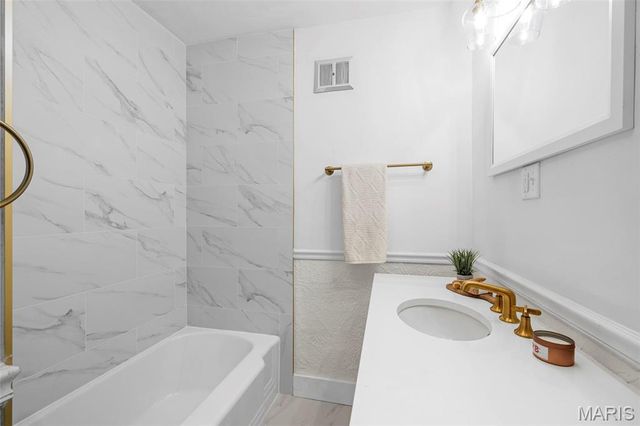 514 S Gore Avenue, St Louis, MO 63119