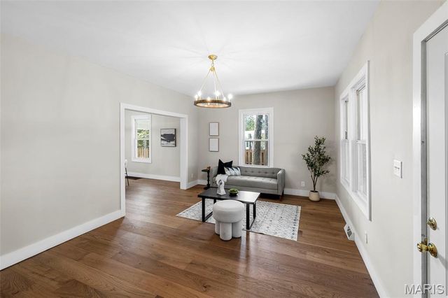 514 S Gore Avenue, St Louis, MO 63119