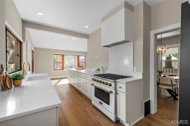 514 S Gore Avenue, St Louis, MO 63119