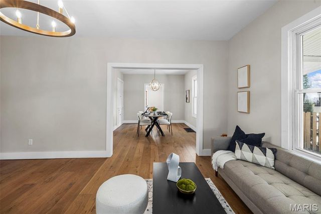 514 S Gore Avenue, St Louis, MO 63119