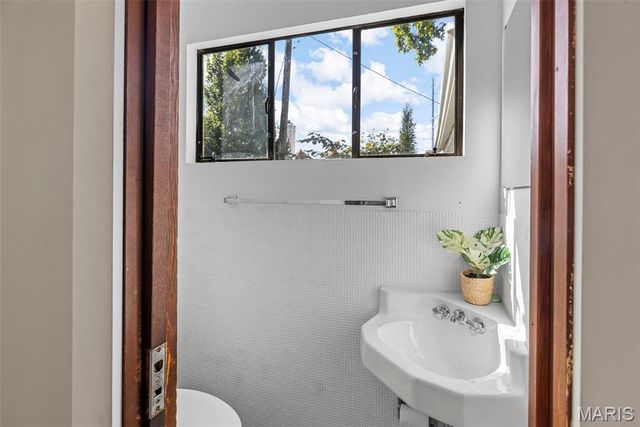 514 S Gore Avenue, St Louis, MO 63119