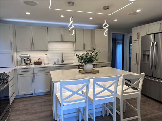 435 Salvini Drive, Scott Twp, PA 15243