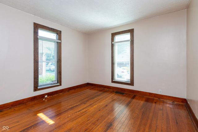 2204 Maple Street, Columbus, IN 47201