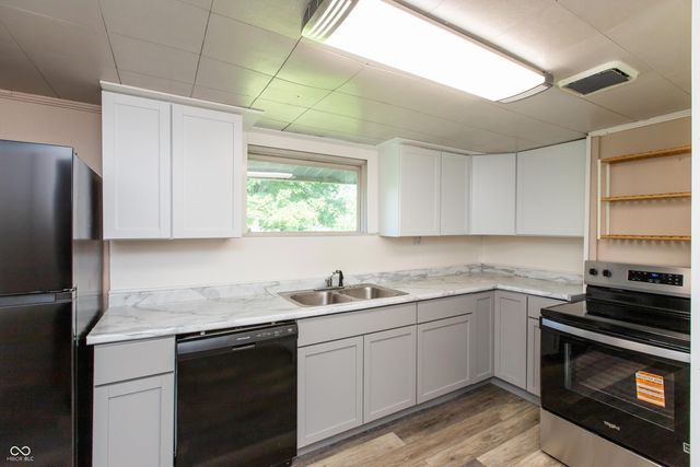 2204 Maple Street, Columbus, IN 47201