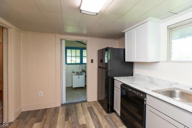 2204 Maple Street, Columbus, IN 47201