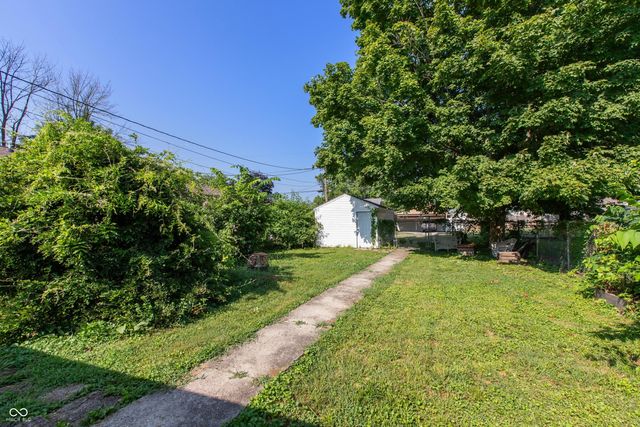 2204 Maple Street, Columbus, IN 47201