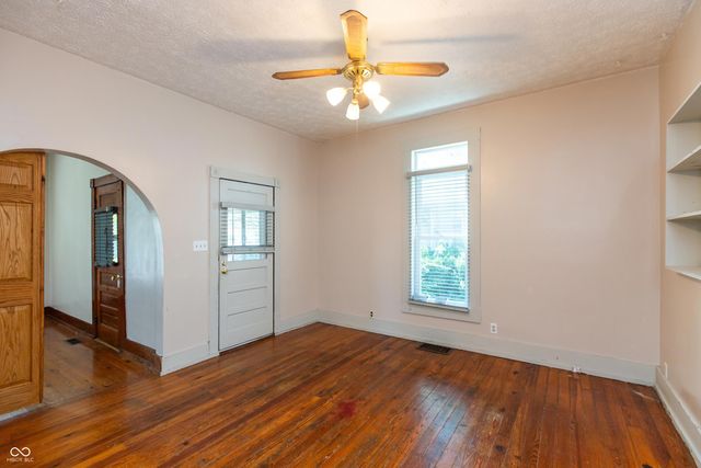 2204 Maple Street, Columbus, IN 47201