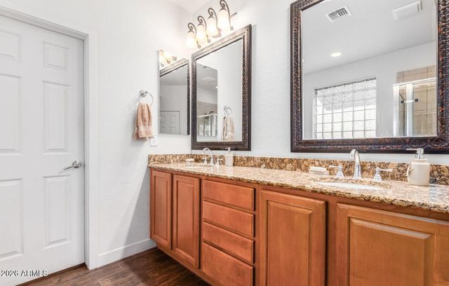 2012 W CHIMNEY ROCK Road, Phoenix, AZ 85085