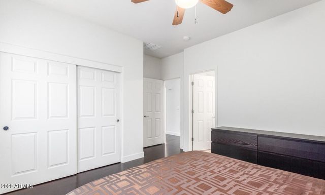 2012 W CHIMNEY ROCK Road, Phoenix, AZ 85085
