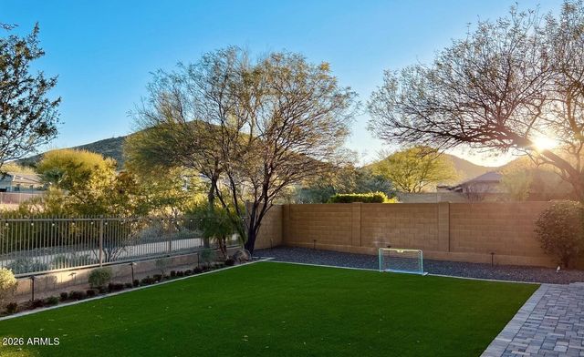 2012 W CHIMNEY ROCK Road, Phoenix, AZ 85085