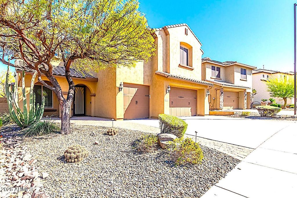 2012 W CHIMNEY ROCK Road, Phoenix, AZ 85085