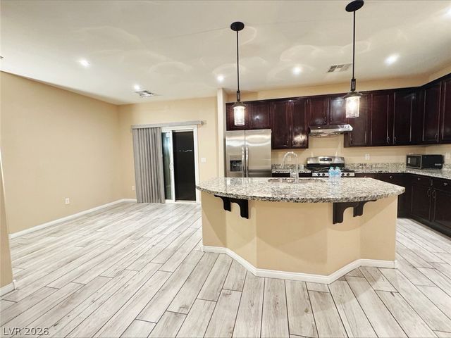 5660 Alta Peak Court, Las Vegas, NV 89118