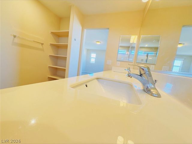 5660 Alta Peak Court, Las Vegas, NV 89118
