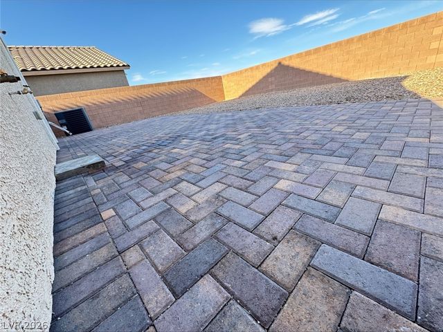 5660 Alta Peak Court, Las Vegas, NV 89118