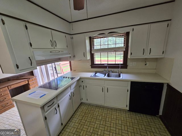155 Medford Drive, Fayetteville, GA 30215