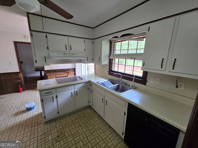 155 Medford Drive, Fayetteville, GA 30215