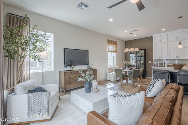 127 W HOLCOMB Lane, Phoenix, AZ 85003