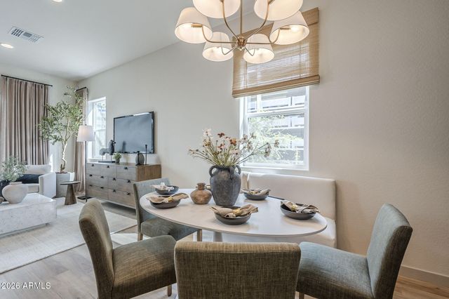 127 W HOLCOMB Lane, Phoenix, AZ 85003