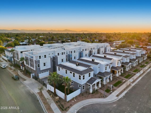 127 W HOLCOMB Lane, Phoenix, AZ 85003