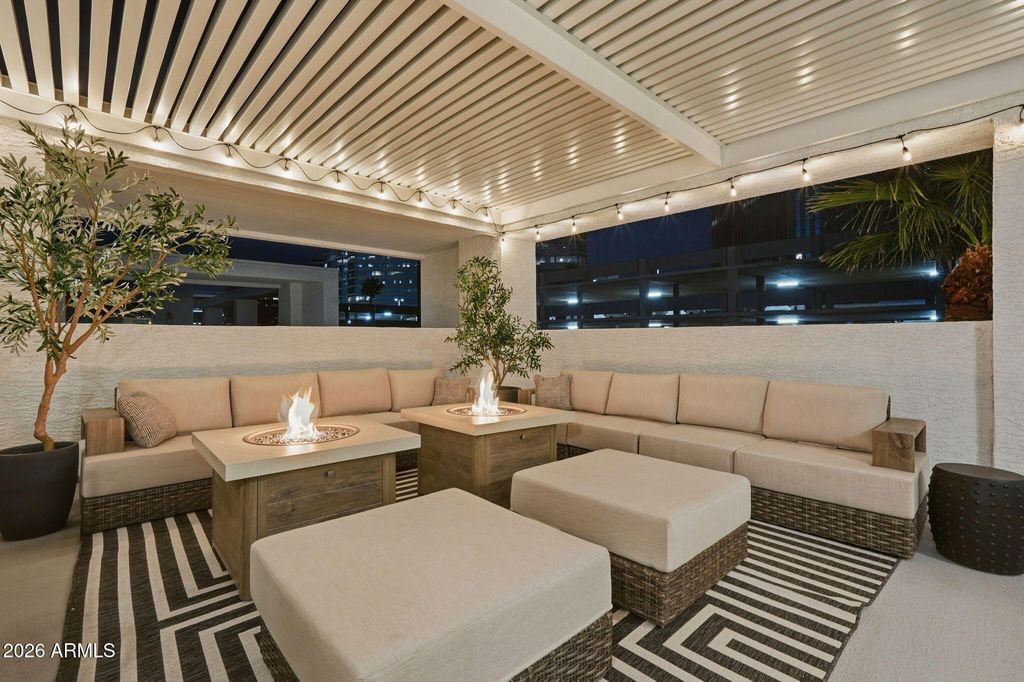 127 W HOLCOMB Lane, Phoenix, AZ 85003