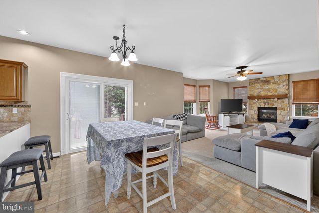 401 W MORLATTON RD, Douglassville, PA 19518