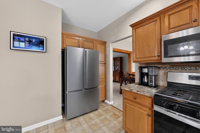 401 W MORLATTON RD, Douglassville, PA 19518
