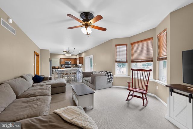 401 W MORLATTON RD, Douglassville, PA 19518