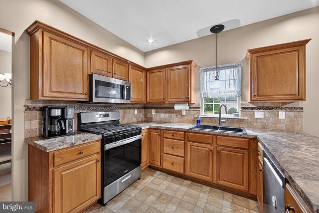 401 W MORLATTON RD, Douglassville, PA 19518