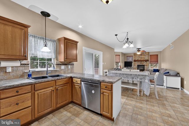 401 W MORLATTON RD, Douglassville, PA 19518