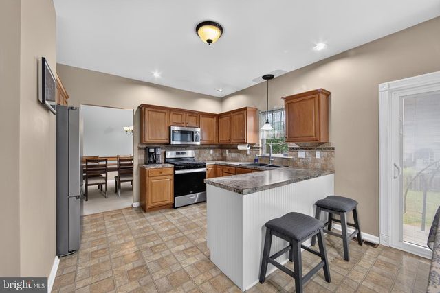 401 W MORLATTON RD, Douglassville, PA 19518