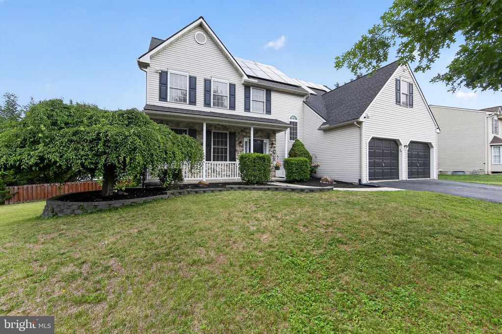 401 W MORLATTON RD, Douglassville, PA 19518