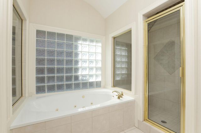 106 N Wynden Estates Court, Houston, TX 77056