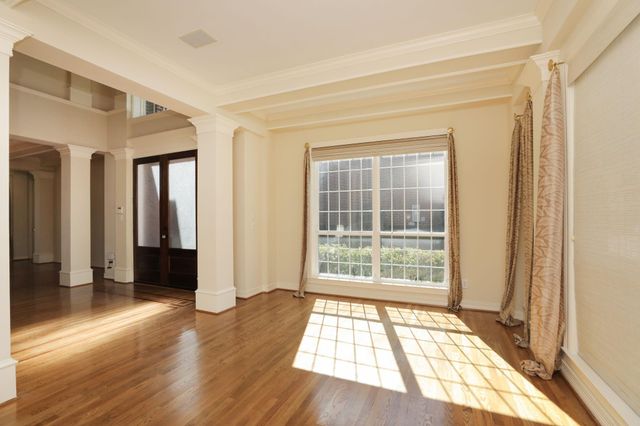 106 N Wynden Estates Court, Houston, TX 77056