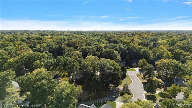 6835 High Ridge Road, West Bloomfield, MI 48324
