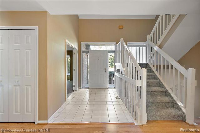 6835 High Ridge Road, West Bloomfield, MI 48324