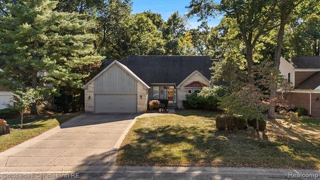 6835 High Ridge Road, West Bloomfield, MI 48324