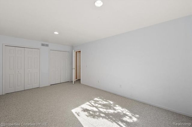 6835 High Ridge Road, West Bloomfield, MI 48324