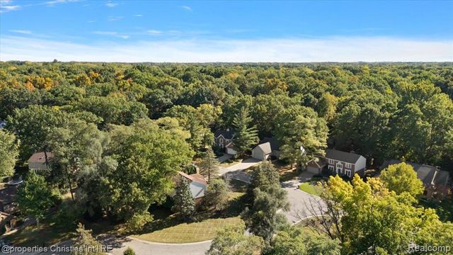 6835 High Ridge Road, West Bloomfield, MI 48324