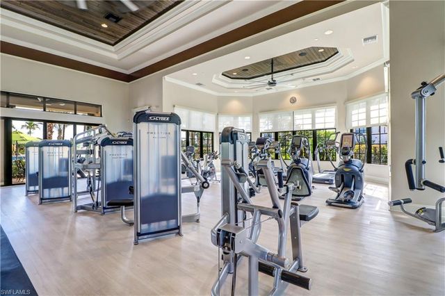 9093 Glenforest DR, Naples, FL 34120