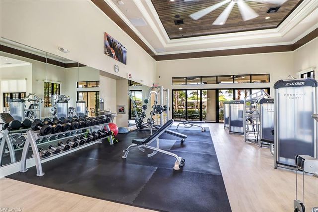 9093 Glenforest DR, Naples, FL 34120