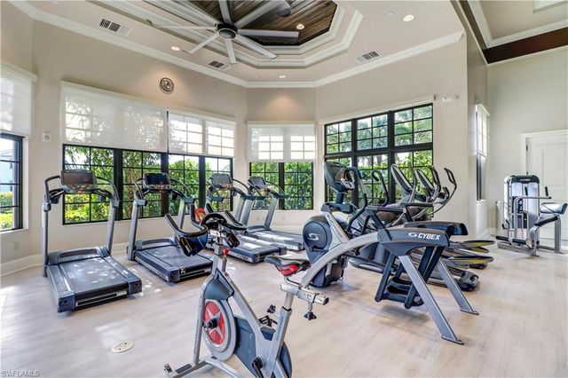 9093 Glenforest DR, Naples, FL 34120