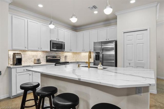9093 Glenforest DR, Naples, FL 34120