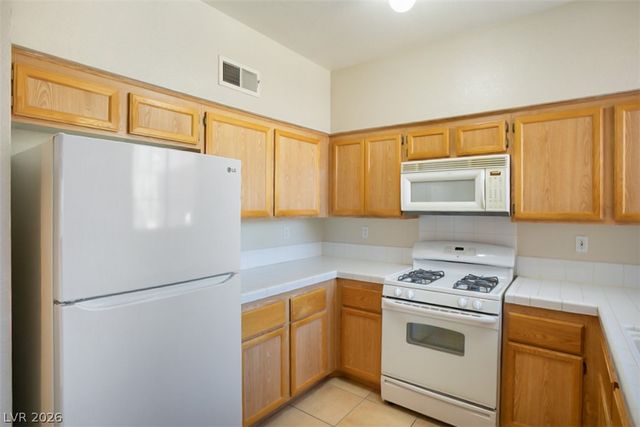 7632 Pacific Hills Avenue 203, Las Vegas, NV 89128