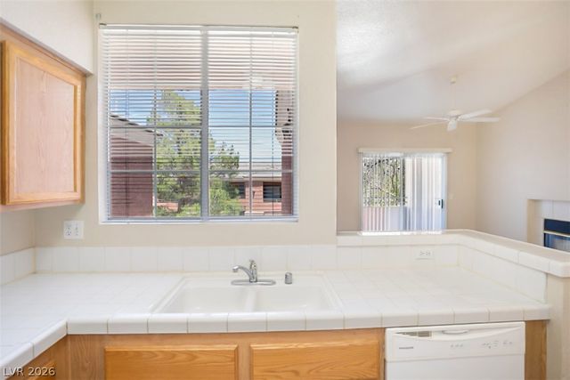 7632 Pacific Hills Avenue 203, Las Vegas, NV 89128