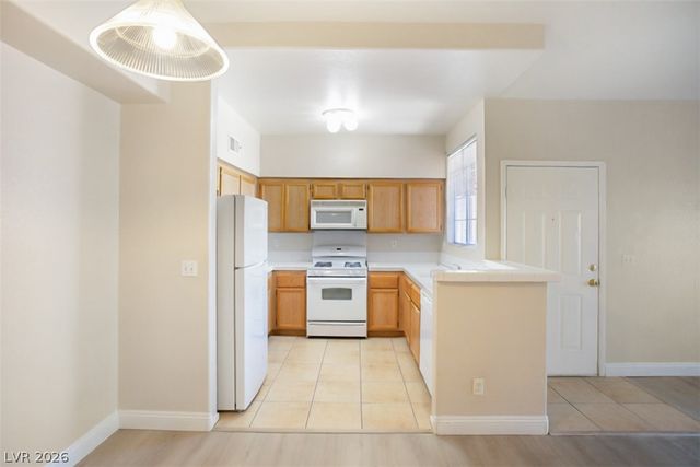 7632 Pacific Hills Avenue 203, Las Vegas, NV 89128