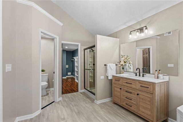 11573 S Brentwood Drive, Olathe, KS 66061