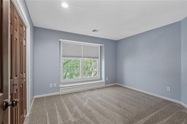 11573 S Brentwood Drive, Olathe, KS 66061