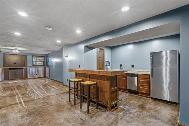 11573 S Brentwood Drive, Olathe, KS 66061