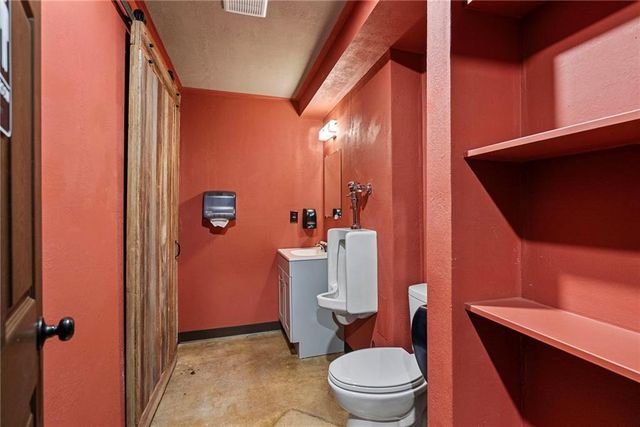 11573 S Brentwood Drive, Olathe, KS 66061